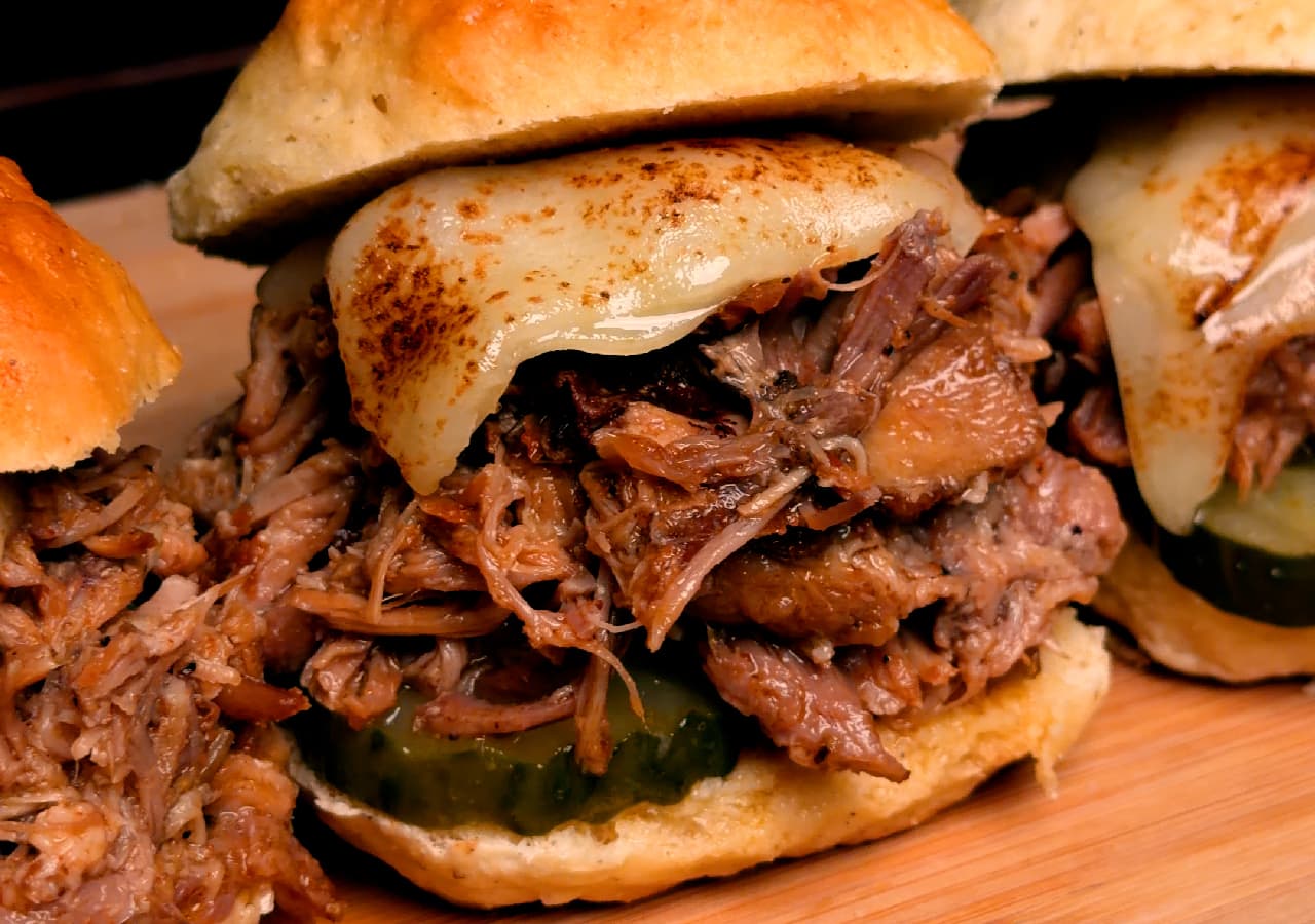 Slow Cooker Pulled Pork Sliders