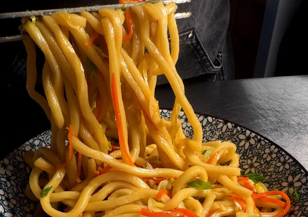 Honey Garlic Stir-Fried Udon