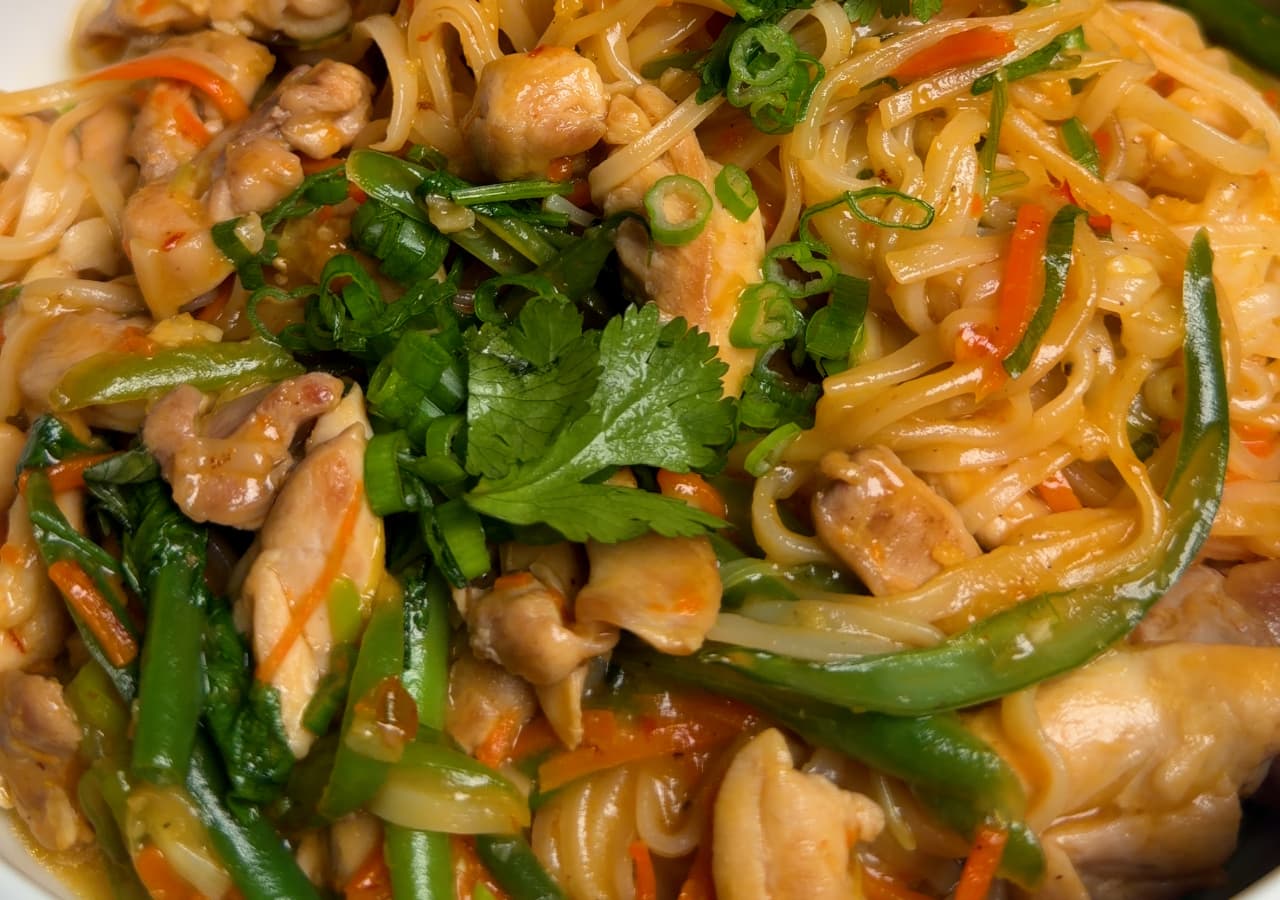 Sweet Chili Chicken Noodles